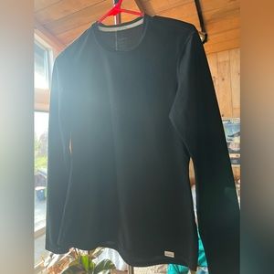 Patagonia mid weight layer in Medium